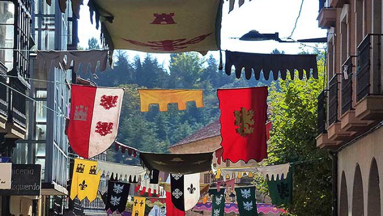 Soria celebra su mercado medieval con más de 100 puestos y actividades culturales de calle