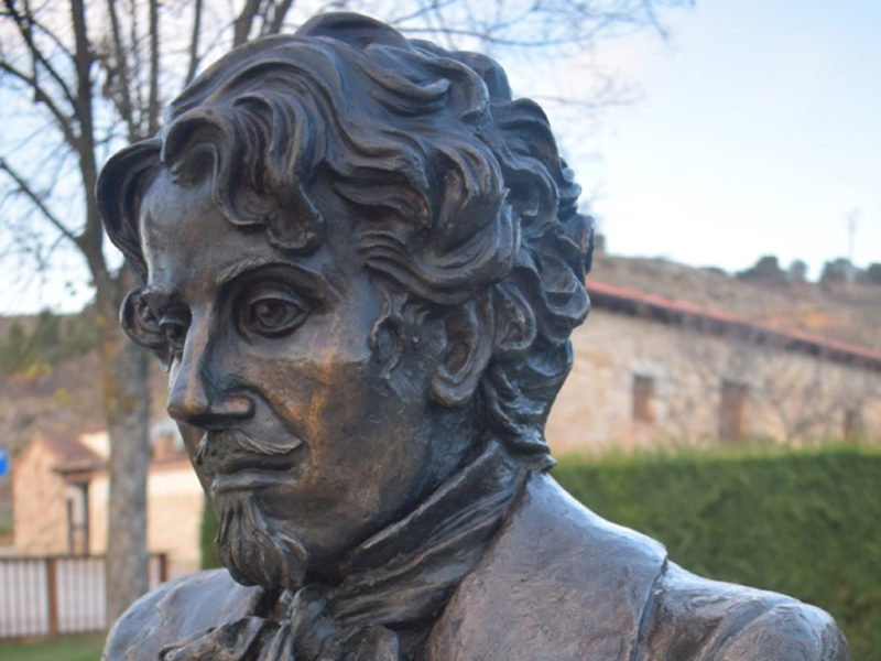 Estatua de Gustavo Adolfo Bécquer