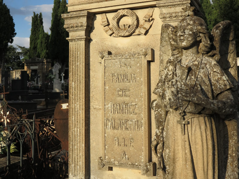 Tumba y Memorial de Leonor