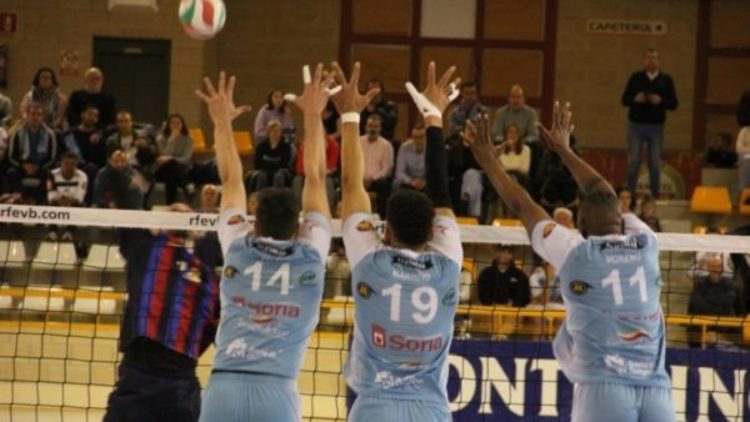 Soria muestra su pabellón remodelado ante el mejor voleibol de España en un torneo presentación de la Superliga