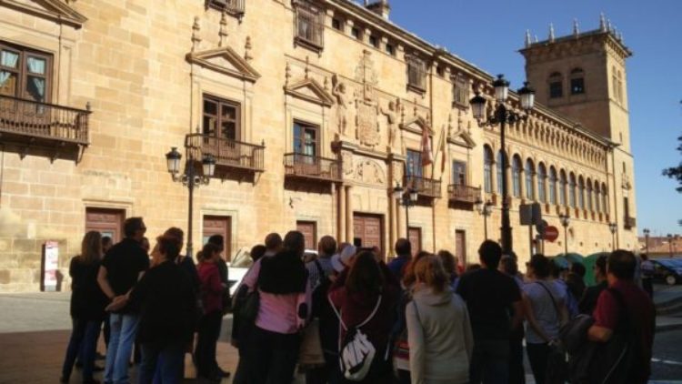 Los nuevos datos de las oficinas de turismo indican que más de 50% de los turistas permanecen en la ciudad de dos a cuatro días