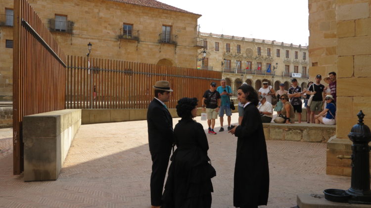 El Ayuntamiento pone en marcha las visitas turísticas guiadas y las rutas teatralizadas sumando nuevos espacios como Santa Clara