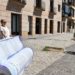 Soria suma a su equipamiento turístico un banco homenaje a Machado junto a su instituto en la plaza del Vergel 