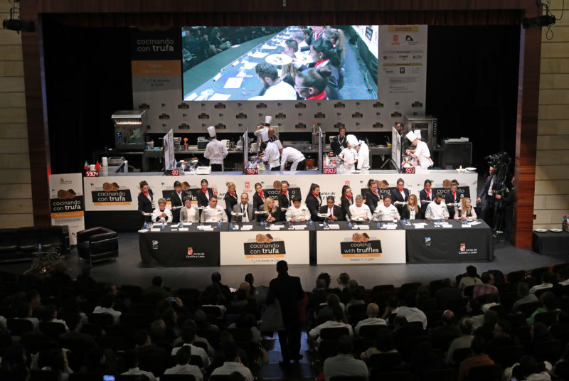 Cocinando-con-trufa-2-e1767867640475